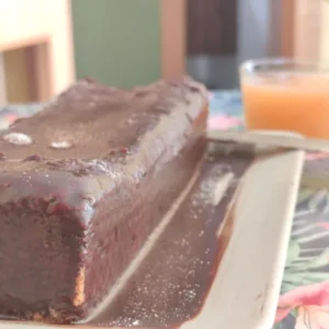 Bizcocho de cerezas y chocolate